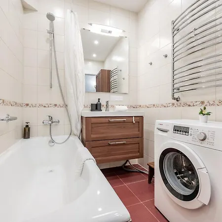 Vokieciu St With Balcony I In The Center Of It I Cohost * Вильнюс