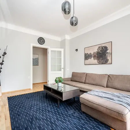 Vokieciu St With Balcony I In The Center Of It I Cohost Вильнюс