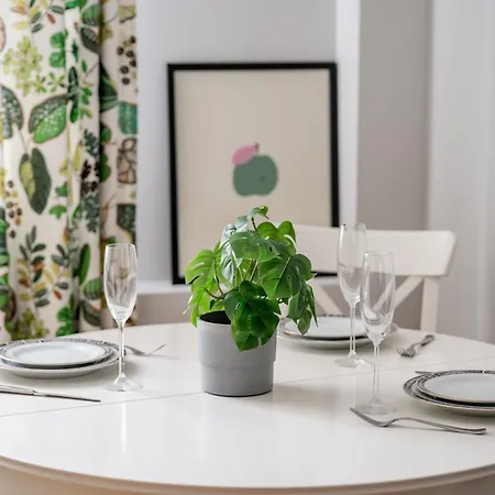 Vokieciu St With Balcony I In The Center Of It I Cohost