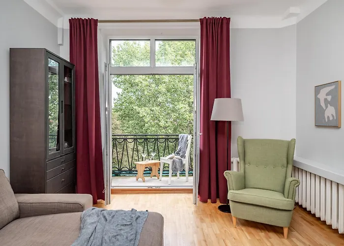 Vokieciu St With Balcony I In The Center Of It I Cohost ヴィリニュス