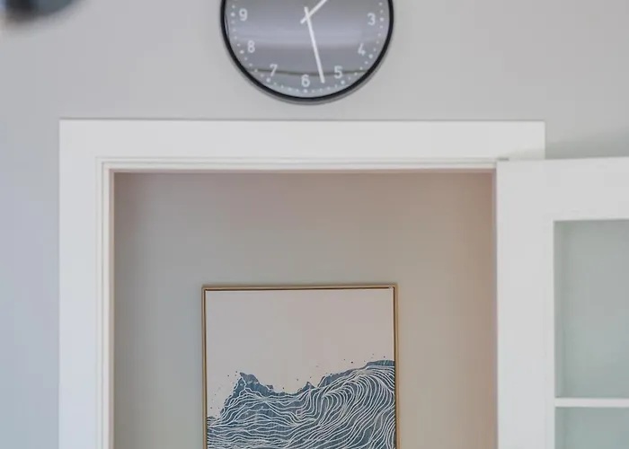 Vokieciu St With Balcony I In The Center Of It I Cohost アパート *