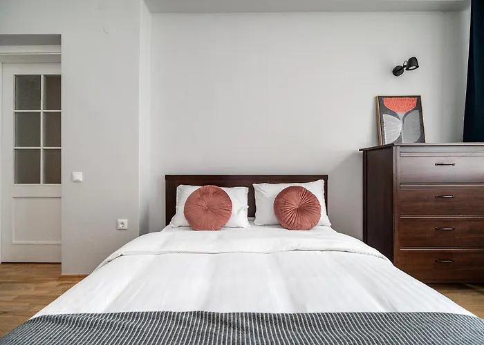 Vokieciu St With Balcony I In The Center Of It I Cohost Apartman Vilnius