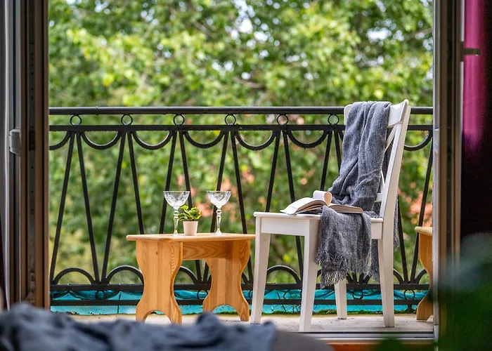 Vokieciu St With Balcony I In The Center Of It I Cohost * Vilnius