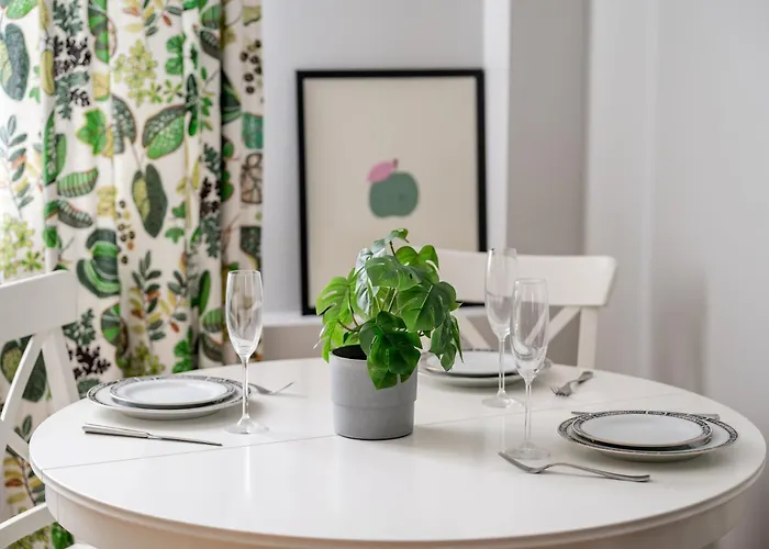 Vokieciu St With Balcony I In The Center Of It I Cohost