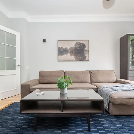 Vokieciu St With Balcony I In The Center Of It I Cohost Wilna