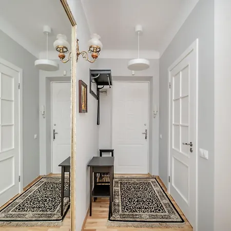 Vokieciu St With Balcony I In The Center Of It I Cohost * Wilna