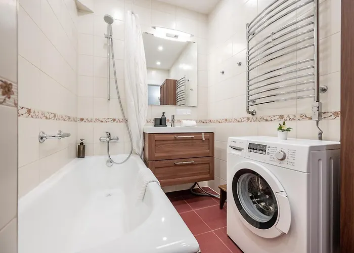 Vokieciu St With Balcony I In The Center Of It I Cohost * Wilna