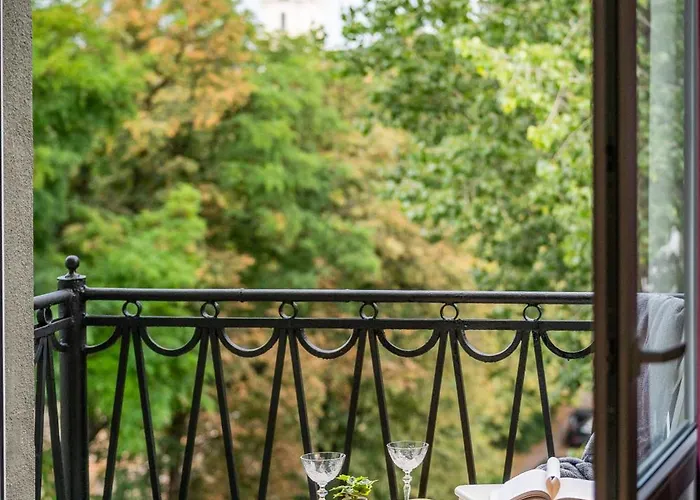 Vokieciu St With Balcony I In The Center Of It I Cohost Wilna