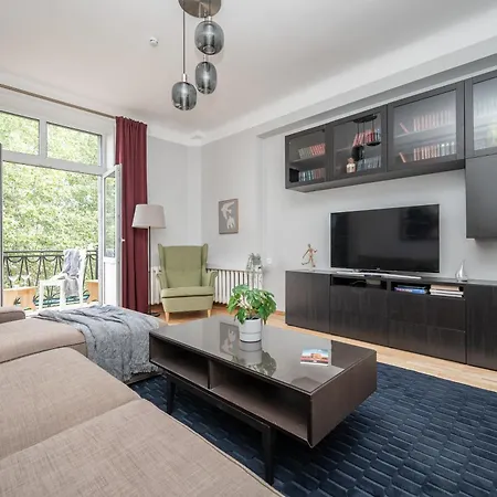 Vokieciu St With Balcony I In The Center Of It I Cohost Apartament Wilno